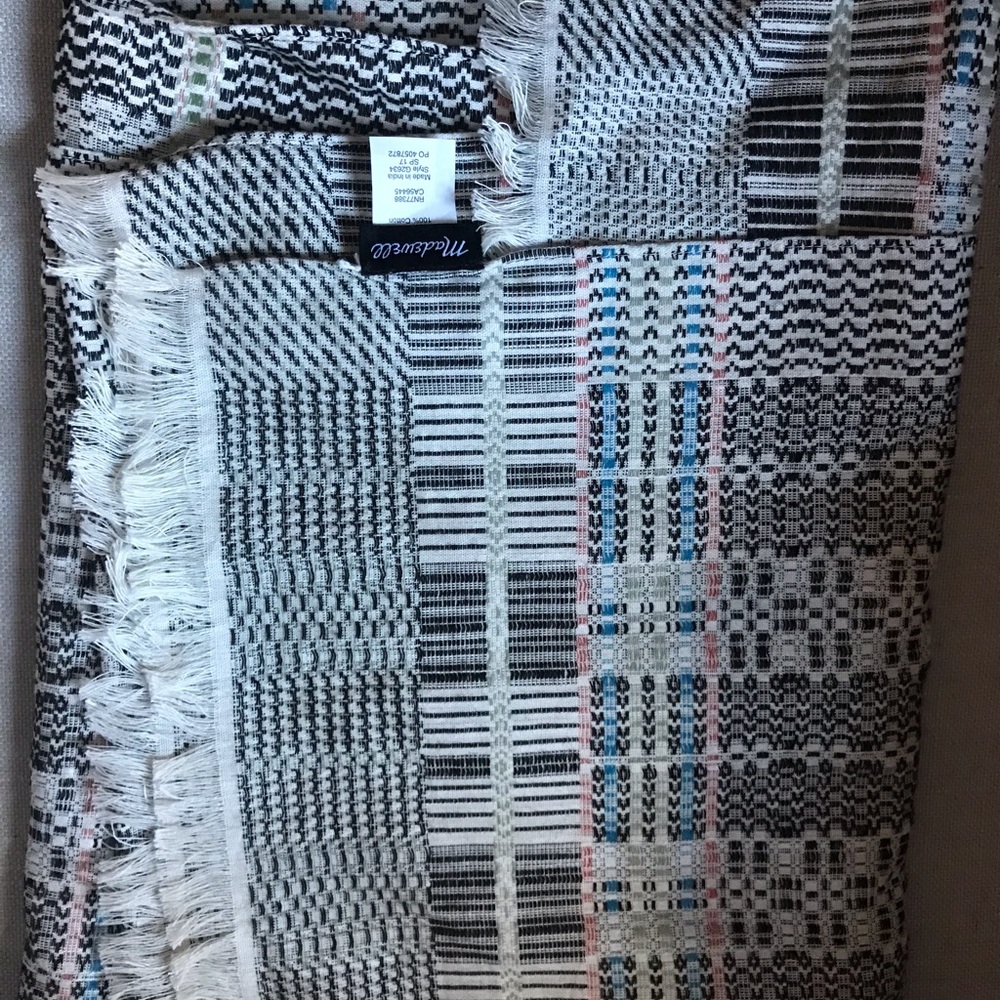 Madewell shawl 🧣
